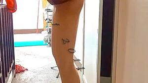 single mommy shows off her big ass