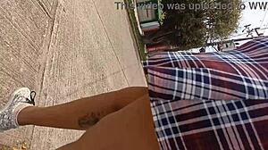 Belleza embarazada rizada con cuerpo curvilíneo provoca en acción pareja ardiente en Xvideos Red.