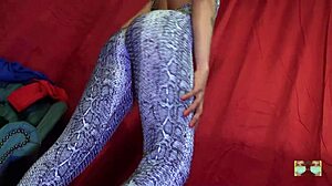 New hot tights compilation during covid - yoga teen in tight leggings?