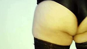 My fat ass makes me feel so sexy and desired