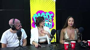 Brazílská 18+ s lahodnými prsy v nezbedném lesbickém análu