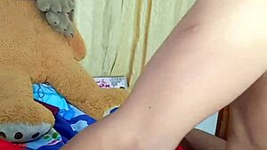 ella quería un abrazo, pero le di un creampie. su coño colombiano no pudo resistirse a mi polla.