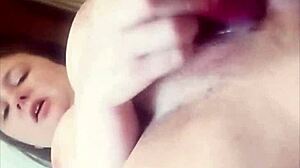 Creamy vibrator with lips around it