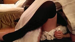 素人ハメ撮り　アイドル・メイドのスカートの中に顔を突っ込みたい　ソファでコスプレ中出しセックス