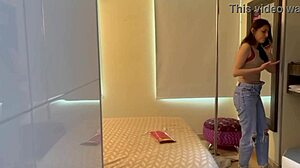 엘라 뜨거운 전화 받고 호텔 직원 몰카 파트1