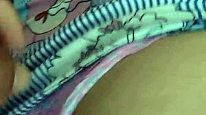 Cachondeando a mi esposa, want to see her pussy?