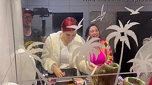 Bar mit hängenden Slips und brasilianischer MILF Action