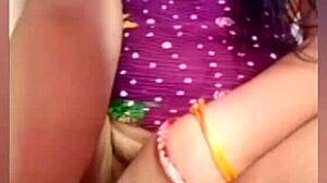 very sexy indian babe 😘