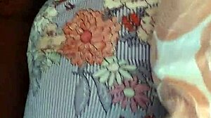 Cachondeando a mi esposa, want to see her pussy?