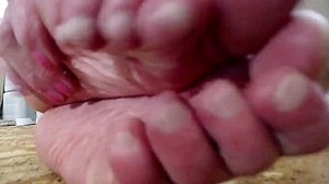 Dawnskye's big booty feast