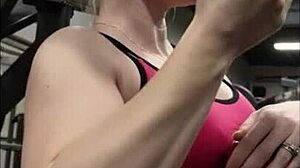 Fit MILF Fucked In Car!