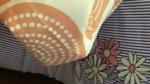 Cachondeando a mi esposa, want to see her pussy?