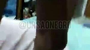 Orgia com 3 novinhos hoje eu t� guloso - completo no red