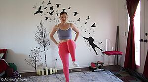 Yoga lesson with big ass babe. 💪😉