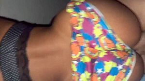 ENTEADA FINGE QUE NÃO VER O PADRASTO METENDO DE LADINHO