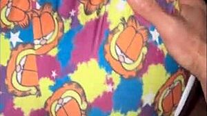 ENTEADA FINGE QUE NÃO VER O PADRASTO METENDO DE LADINHO