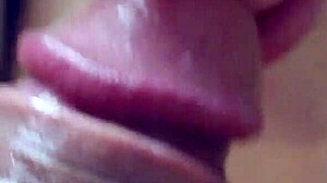 شقراء حلوة تعطي بلوجوب رهيب، عايز تشوف؟ 😍