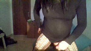 Shemale monstercock boldly performs on web cam