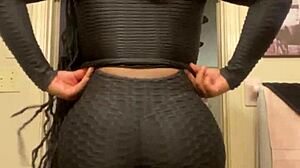 Intense Throat Action in Public Feels So Raw