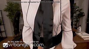 i watch vr bangers squirtin at the end