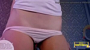 i cant stop starin at that sexy girl with her big ass shakin