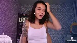 i cant stop starin at that sexy girl with her big ass shakin