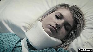 Раненая маленькая 18+ девчонка сталкивается с большим вызовом доктора