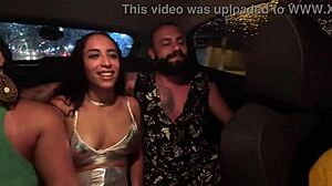 hey, messing around in public at praia grande, who wants to fuck my ass? 😏