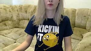 Man, I’m obsessed with cute Latvian teen Miss Julia on Avidcams... she’s just, ugh, amazin’!