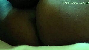 Chupando a buceta da minha mulher em segredo