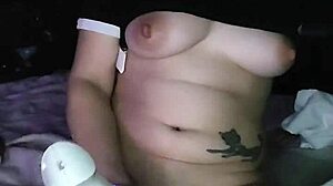 'Alt PAWG masturbates with toy?'