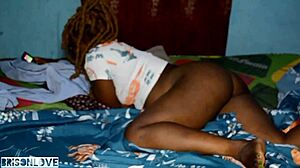 Fat Curvy Amateur Spreads Pussy for Fucking