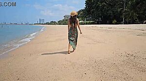 Ehi, Vuoi Vedere che Mostro il Mio Culo Peloso su Questa Spiaggia Pubblica?