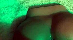 Niko Springs büyük göt dildosuyla vahşi sikiş seansı yapıyor