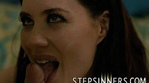 Мащеха превръща заварения си син в истински мъж с мръсни приказки