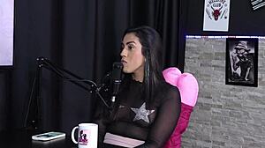 Do you like couple swaps in swingers? Karen Bessa's first time with a woman 😍