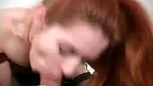 honey spreads her pussy and gets a facial 😈