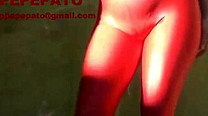 Mature in leggings showing cameltoe 😍