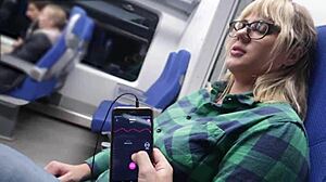 在狂野火车之旅中远程控制我的高潮