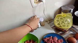 Xxx Video En Espanol - Mi Madrastra Caliente Me Esta Ensenando Como Cocinar