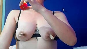 let's play with my wet pussy on webcam