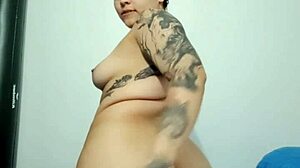 i try my first anal with a glass dildo 😈