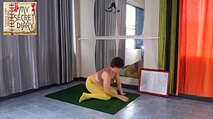 hej, pogledaj ovu kompilaciju nagog joge, žena u gaćicama isteže se u teretani, pravo iz mog tajnog dnevnika!