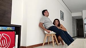 la infiel de mi vecina me la chupa en mi hotel