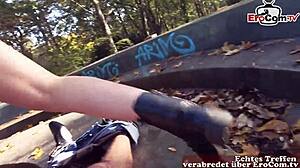 Deutsche Alte Hausfrau Im Park Abgeschleppt Und Outdoor Gefickt!