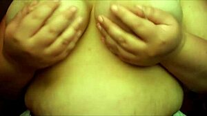 Starlightxii plays with her tits till she cums 😍