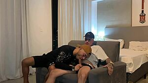 O maloka do meu prédio me chamou para um f1 e acabou liberando o c