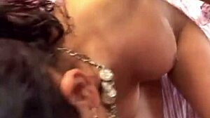 فتاة عربية تبلع السائل المنوي في جماع ثلاثي ساخن