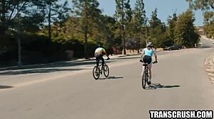 Ik vond het geweldig om geneukt te worden door mijn zwarte maat