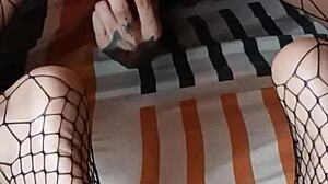 Foot fetish lover pounds her deliciously, finishing on sexy feet.